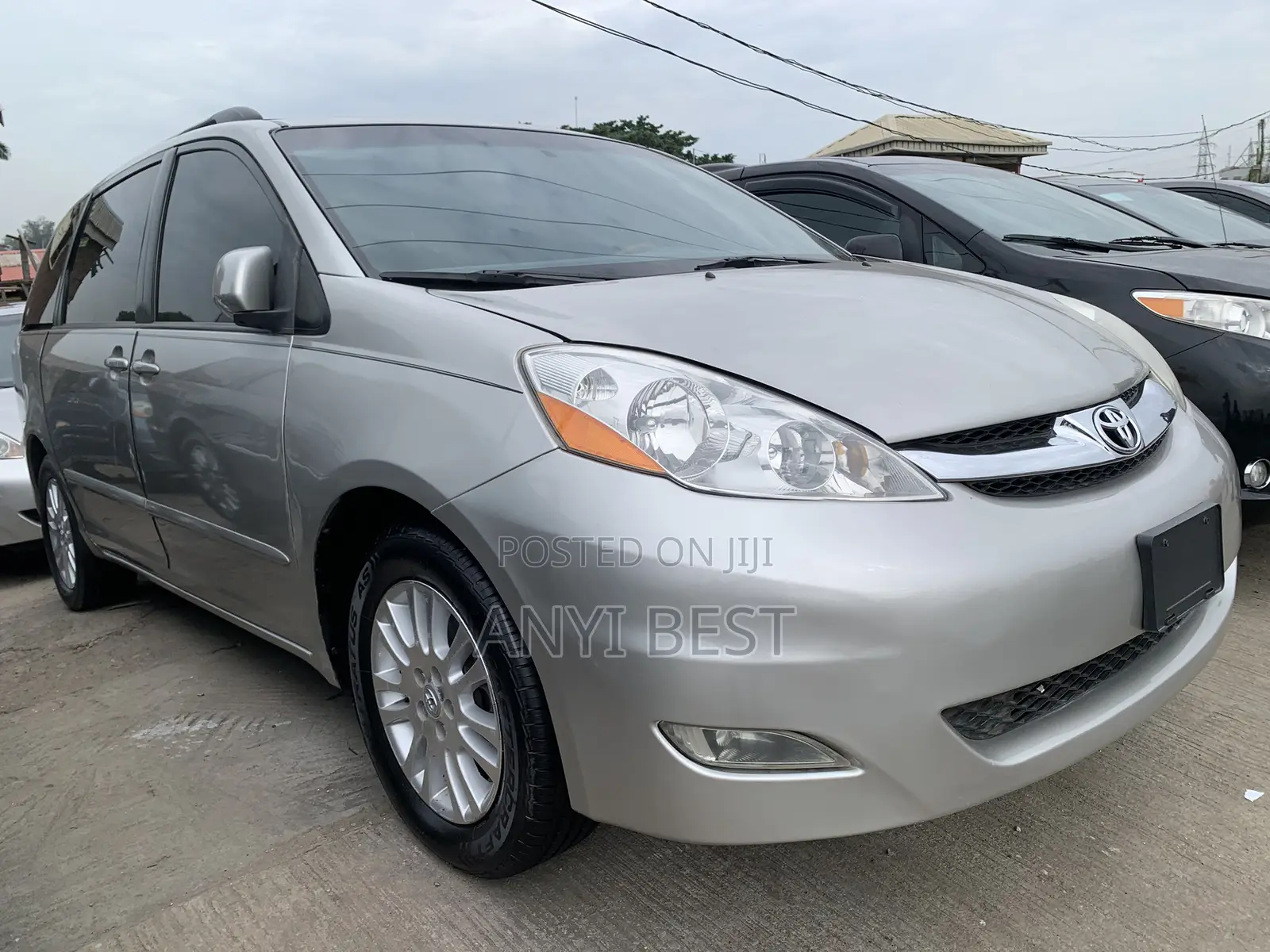 Toyota Sienna 2010 Silver