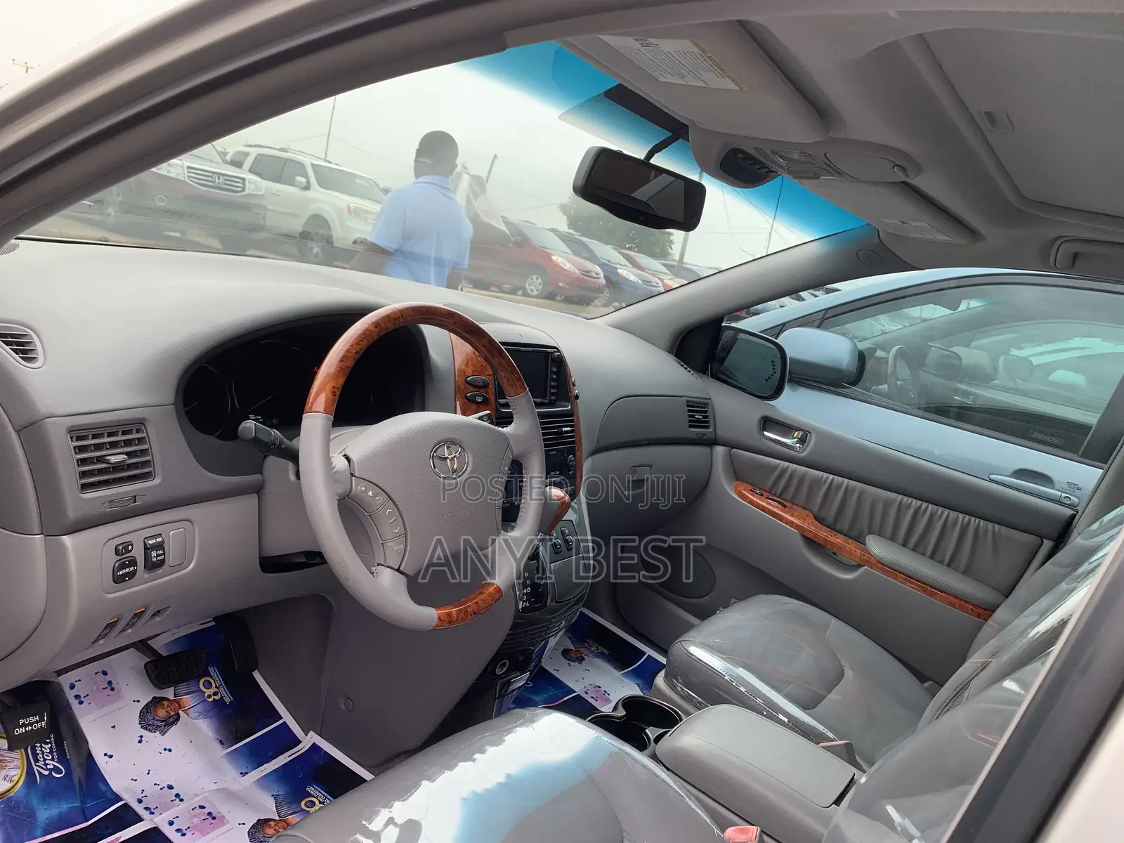 Toyota Sienna 2010 Silver