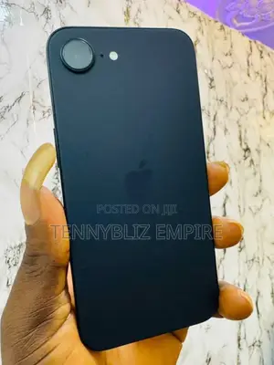 Apple iPhone 16e 128 GB