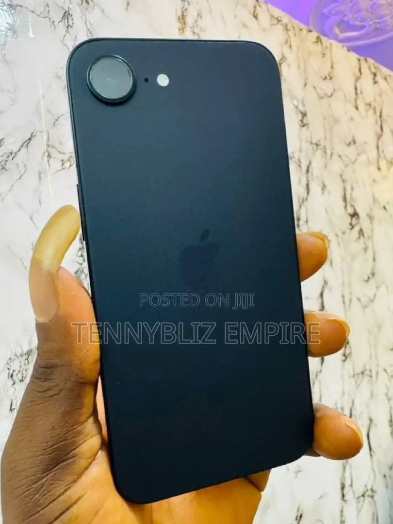 Apple iPhone 16e 128 GB