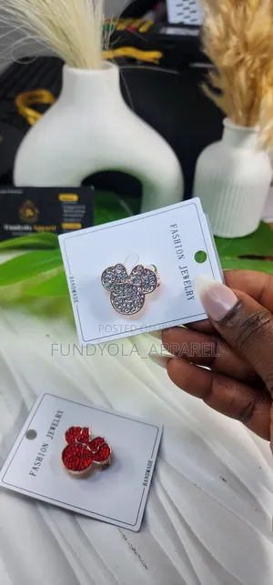 Cute Fashionable Brooch
