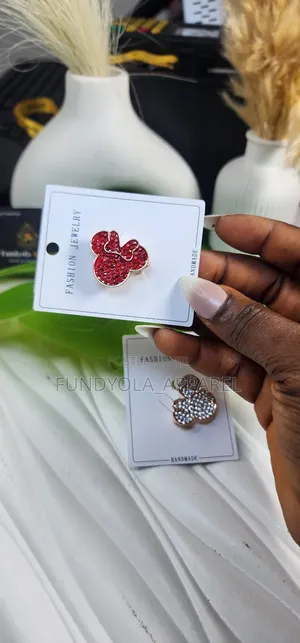 Cute Fashionable Brooch