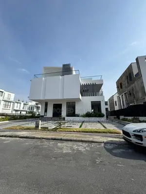 5bdrm Duplex in Cowrie Creek Estate for sale