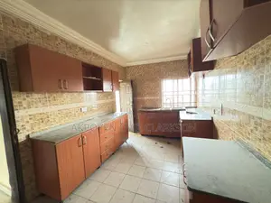 3bdrm Apartment in Wuse 2 for rent