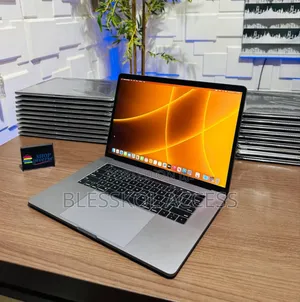 Laptop Apple MacBook Pro 2018 32GB Intel Core i9 SSD 1T