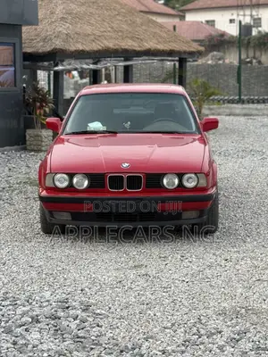 BMW M5 1991 Orange
