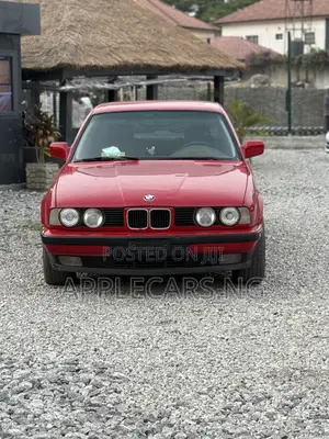 BMW M5 1991 Orange