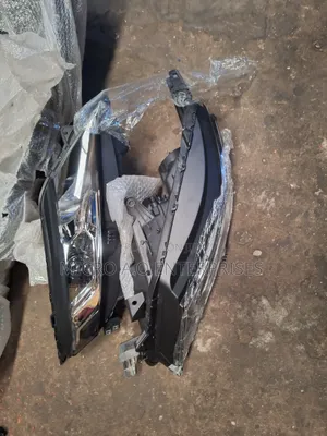 Mitsubishi L200 Headlamp Set 2019