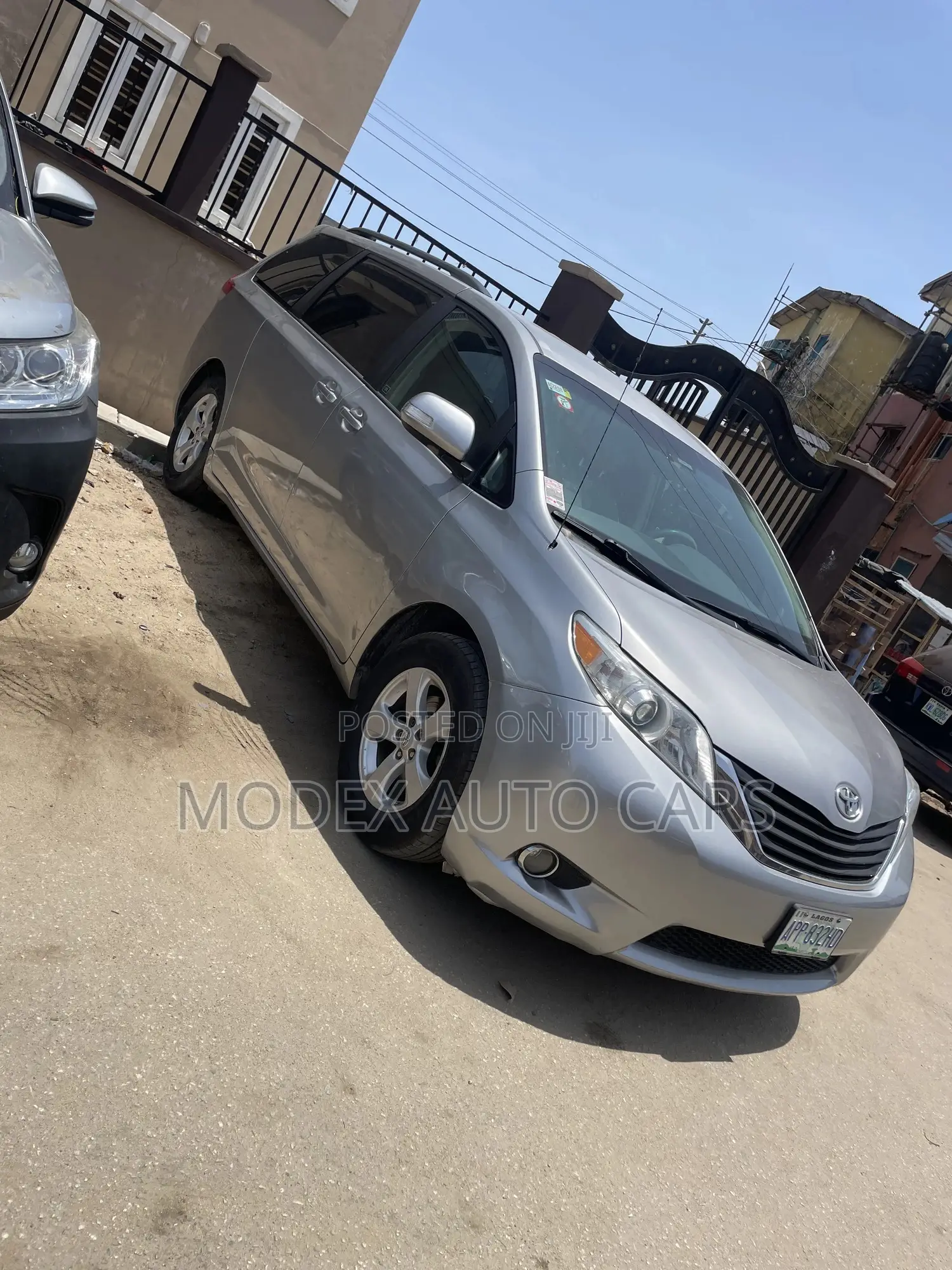 Toyota Sienna 2013 Silver