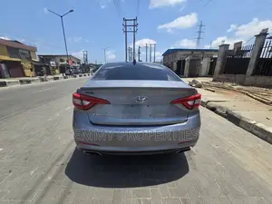 Hyundai Sonata Limited Sedan FWD (2.4L 4cyl 6A) 2016 Gray