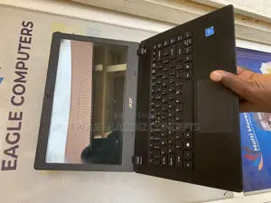 Laptop Acer Aspire 1400 4GB Intel Celeron SSD 128GB