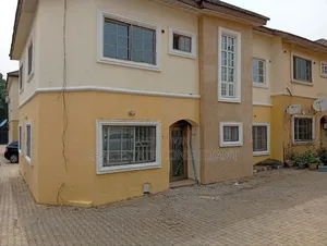 4bdrm Duplex in 4 Bedroom Terrace, Apo Resettlement for rent