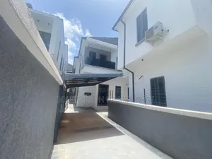 4bdrm Duplex in Harris Drive By Vgc for rent