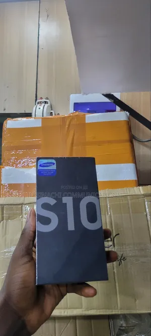 New Samsung Galaxy S10 128 GB White