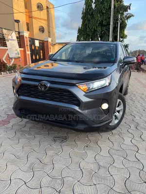 Toyota RAV4 LE 2022 Black