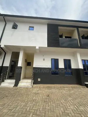 3bdrm Duplex in Gaduwa for sale