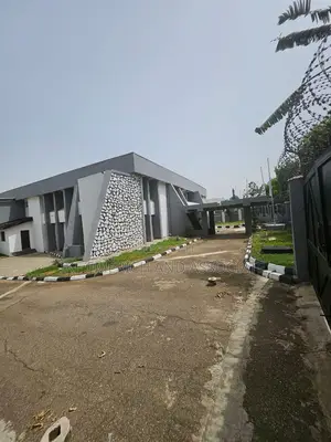 8bdrm Duplex in Asokoro for rent