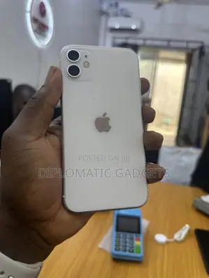 Apple iPhone 11 64 GB White