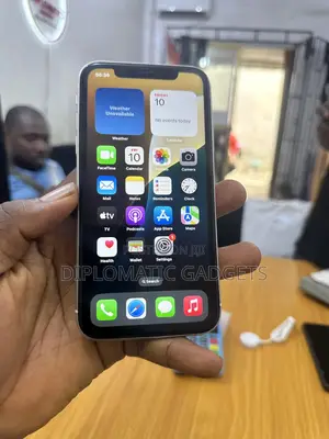 Apple iPhone 11 64 GB White