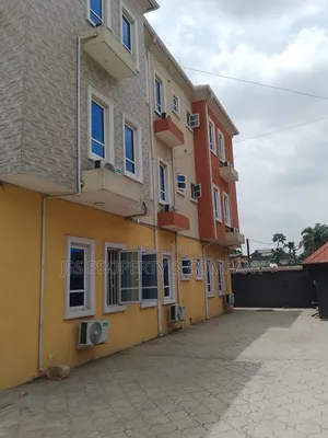 3bdrm Block of Flats in Ikeja G.R.A for rent