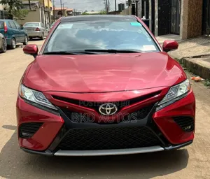 Toyota Camry XSE FWD (2.5L 4cyl 8AM) 2018 Red