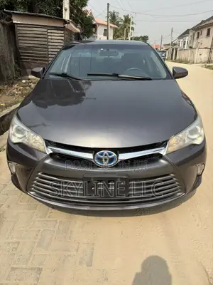 Toyota Camry LE 4dr Sedan (2.5L 4cyl 6A) 2015 Gray