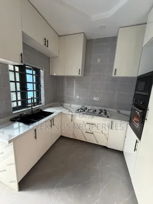 2bdrm Block of Flats in Richie Garden, Akala Express for rent