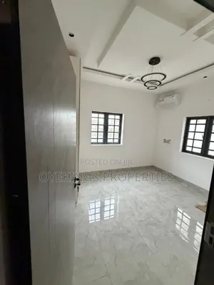 2bdrm Block of Flats in Richie Garden, Akala Express for rent