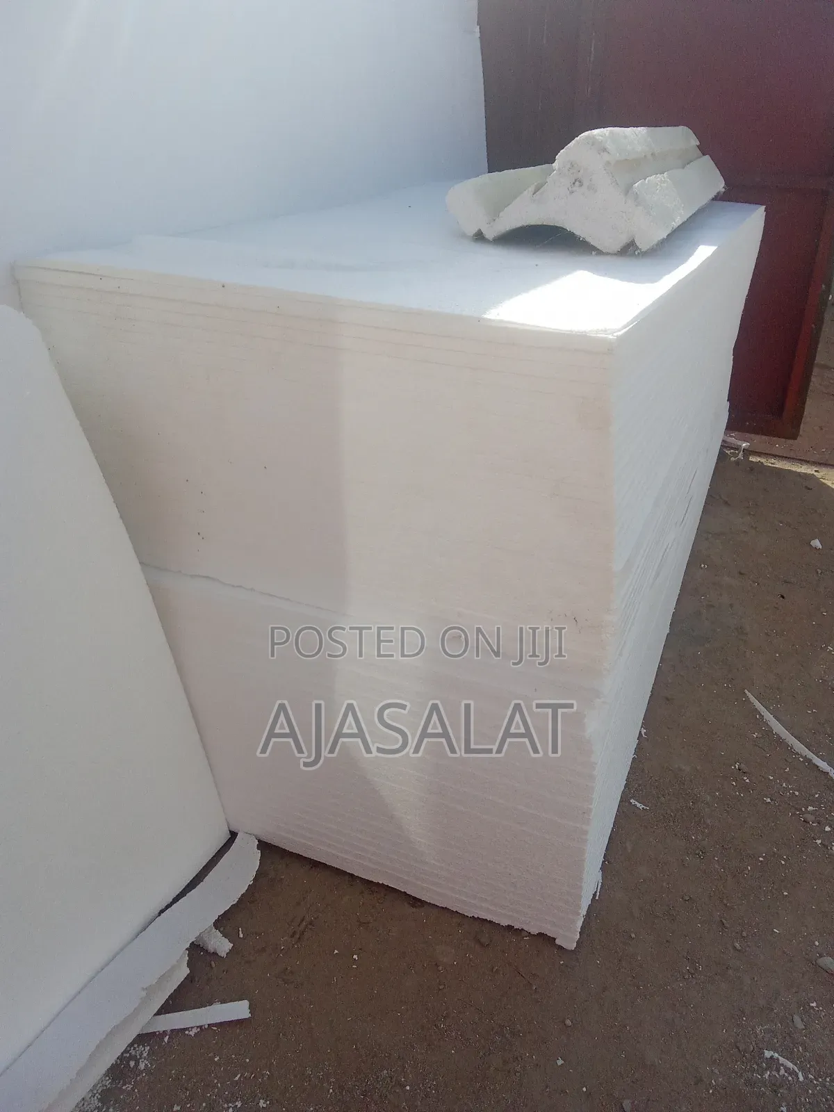 Polystyrene Bord and Parapet