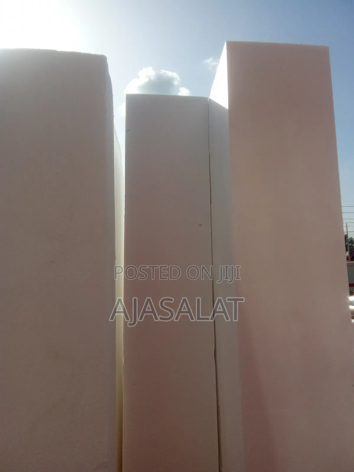 Polystyrene Bord and Parapet
