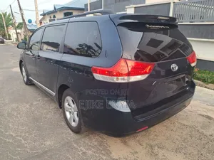Toyota Sienna LE 7 Passenger 2012 Gray