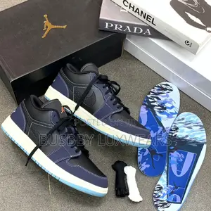 Nike Jordan 1 Low Cut Classic Sneakers