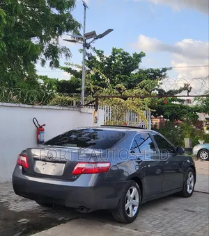 Toyota Camry LE 4dr Sedan (2.4L 4cyl 5A) 2008 Gray