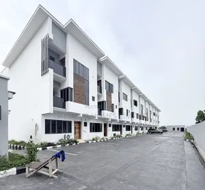 4bdrm Duplex in Lekki for rent