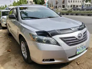 Toyota Camry XLE 4dr Sedan (2.4L 4cyl 5A) 2009 Silver