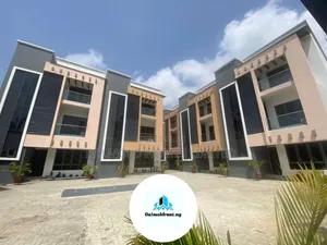 4bdrm Duplex in Banana Island for rent