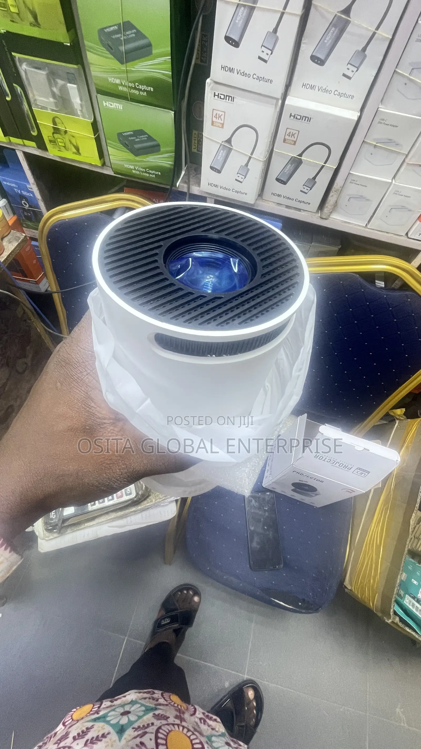 Rechargeable Battery Powered Android Projector
