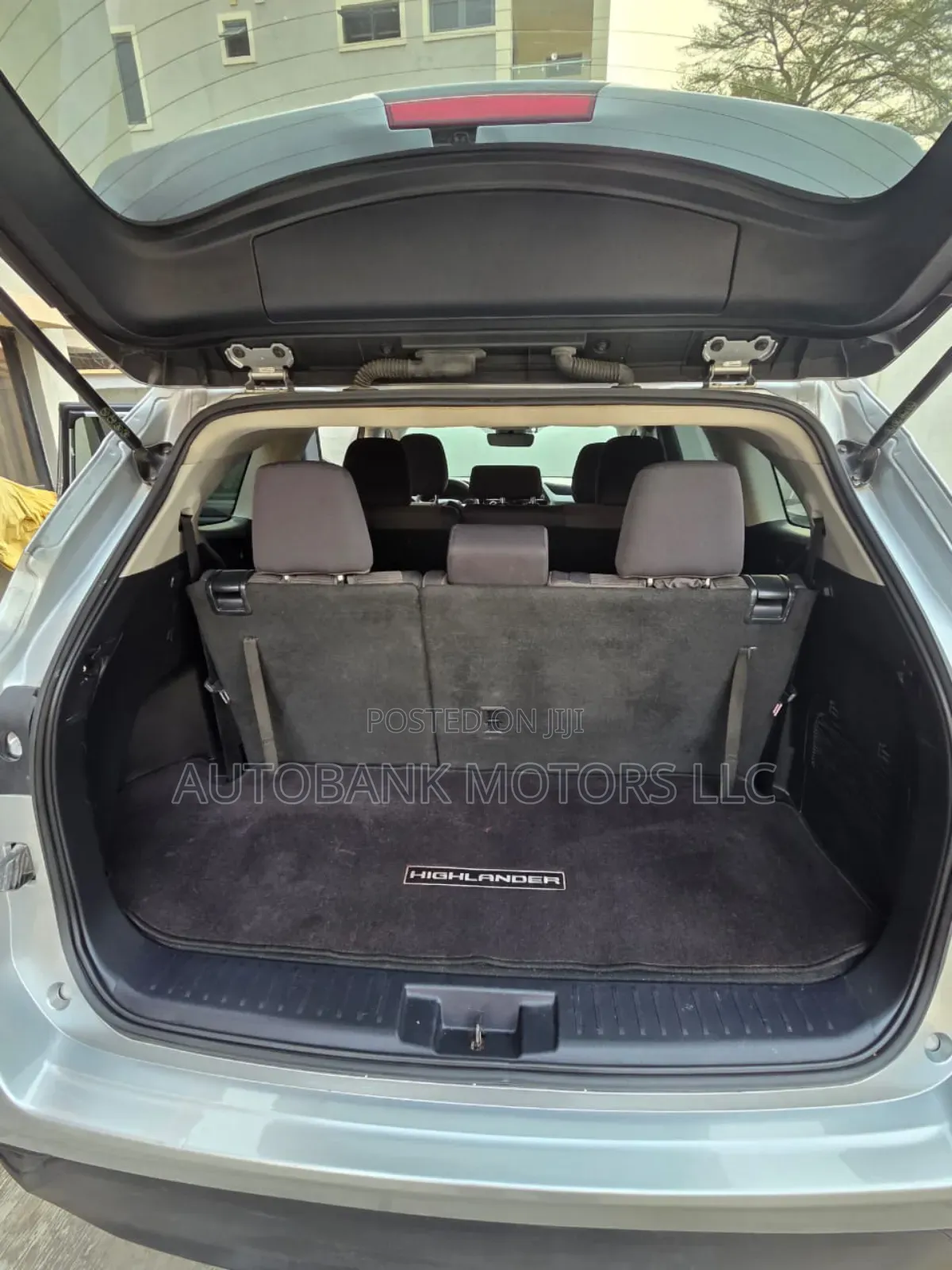 Toyota Highlander LE 2021 Silver
