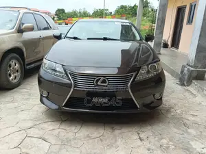 Lexus ES 2013 Brown