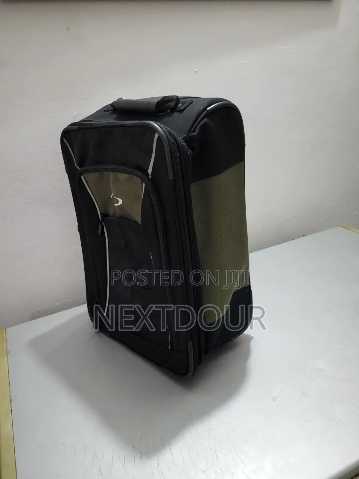 Traveling Bag