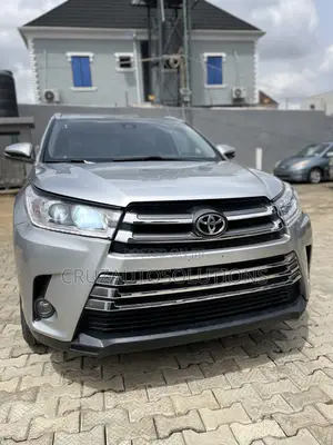 Toyota Highlander XLE 2019 Silver