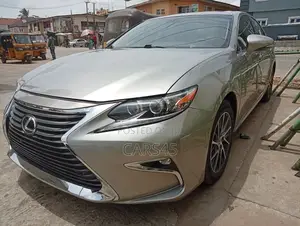 Lexus ES 2016 Silver