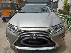 Lexus ES 2016 Silver