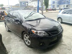 Toyota Corolla Base 4dr Sedan (1.8L 4cyl 5M) 2010 Black