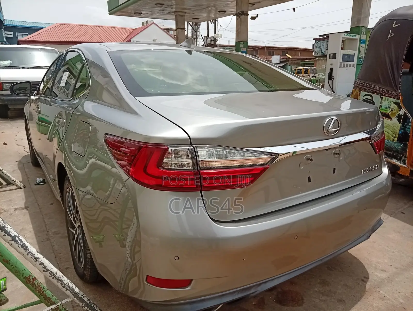 Lexus ES 2016 Silver