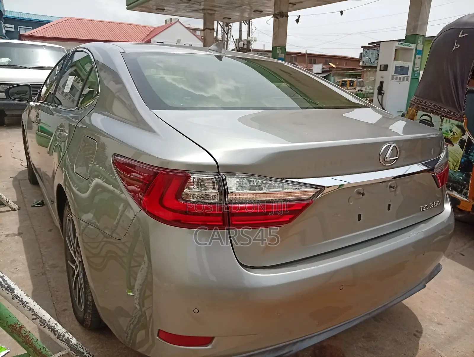 Lexus ES 2016 Silver