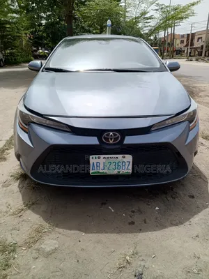 Toyota Corolla LE 2020 Blue