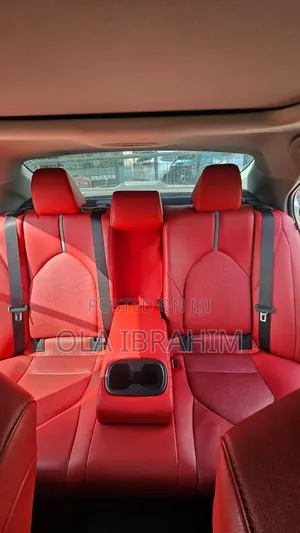 Toyota Camry 2021 Silver