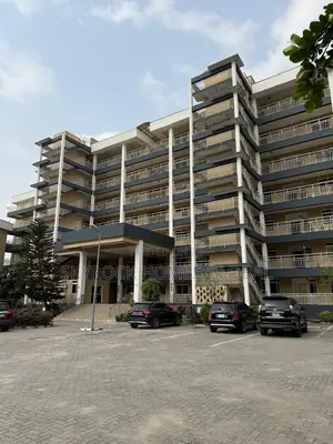 3bdrm Block of Flats in Lekki Phase 1 for rent