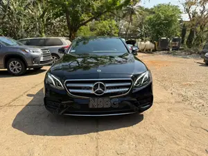 Mercedes-Benz E350 2020 Blue